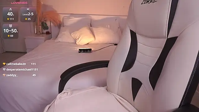 Ooops Boobss online show from April 4, 3:09 pm