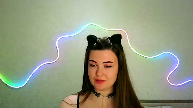 Snapshot of SeductiveTati chatting on June 17, 9:38 pm SeductiveTati online show from June 17, 9:38 pm