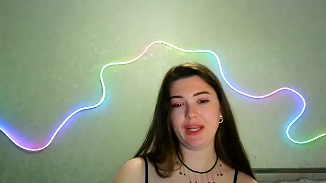 Snapshot of SeductiveTati chatting on June 27, 10:04 pm SeductiveTati online show from June 27, 10:04 pm
