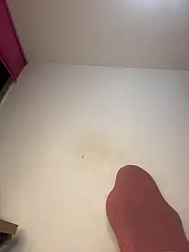 CinnamonCookiez online show from December 4, 5:17 am