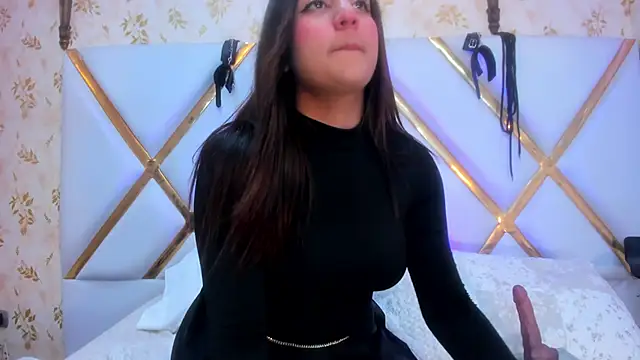 Snapshot of LaurenHu chatting on January 7, 4:08 am LaurenHu online show from January 7, 4:08 am