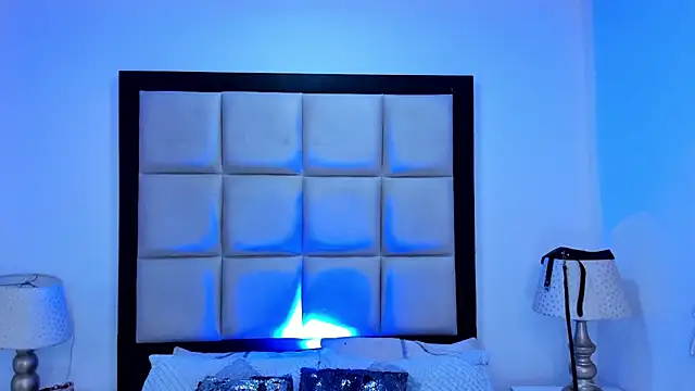 Snapshot of LaurenHu chatting on January 31, 5:09 am LaurenHu online show from January 31, 5:09 am