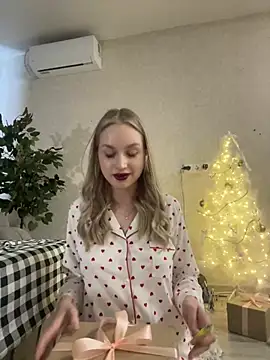 Carol  Cox online show from December 31, 8:15 am