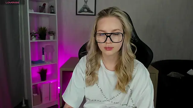 Carol  Cox online show from January 31, 1:22 am