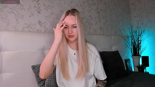 Carol  Cox online show from October 1, 11:33 pm