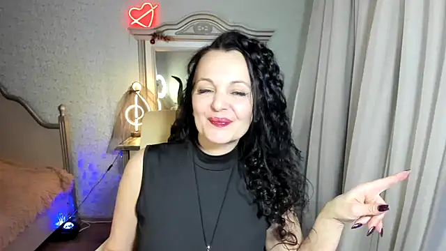 WitchBlueRose online show from December 18, 6:25 pm