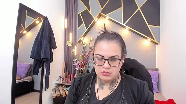 brigittemiller online show from April 13, 1:44 am