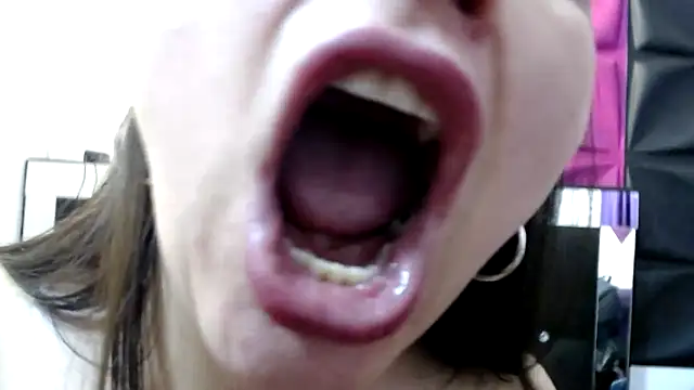 Snapshot of ScarletGlow1 chatting on December 28, 3:26 am ScarletGlow1 online show from December 28, 3:26 am