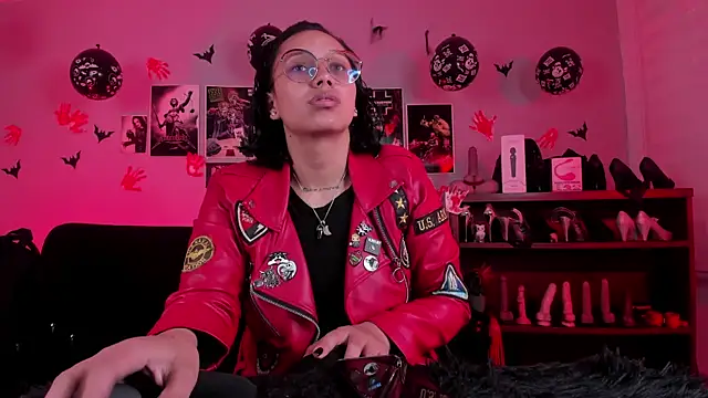 lilith-deveraux online show from November 25, 8:42 pm