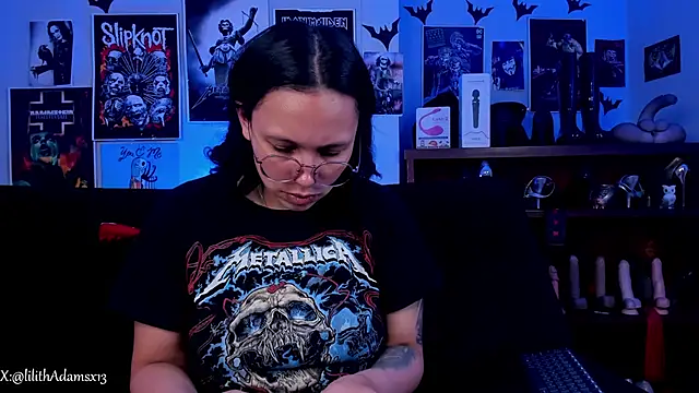 lilith-deveraux online show from April 21, 5:39 pm