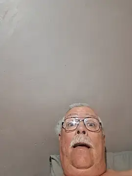 Snapshot of NawtyB1965 chatting on March 28, 4:01 am NawtyB1965 online show from March 28, 4:01 am