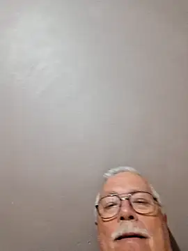 Snapshot of NawtyB1965 chatting on April 2, 4:10 am NawtyB1965 online show from April 2, 4:10 am