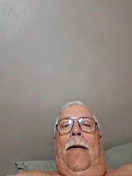 Snapshot of NawtyB1965 chatting on April 6, 3:48 am NawtyB1965 online show from April 6, 3:48 am