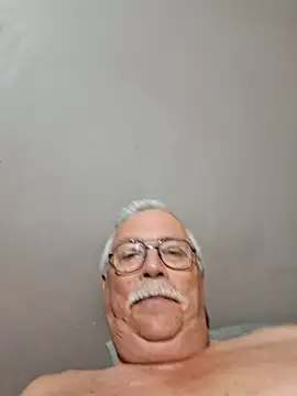 Snapshot of NawtyB1965 chatting on April 15, 3:46 am NawtyB1965 online show from April 15, 3:46 am