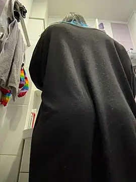 MaddisonHaas online show from April 24, 12:40 pm