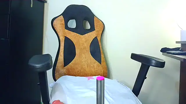 Snapshot of Samary_thomas chatting on November 16, 1:22 am Samary thomas online show from November 16, 1:22 am