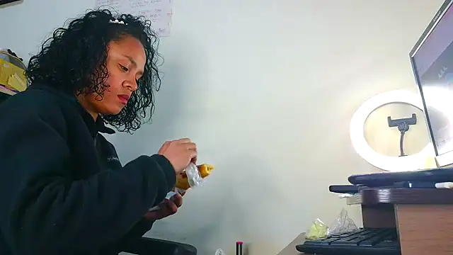 Snapshot of Samary_thomas chatting on November 29, 2:03 am Samary thomas online show from November 29, 2:03 am