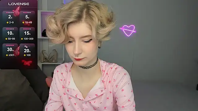 Snapshot of Angel_Jules chatting on October 10, 12:42 am Angel Jules online show from October 10, 12:42 am