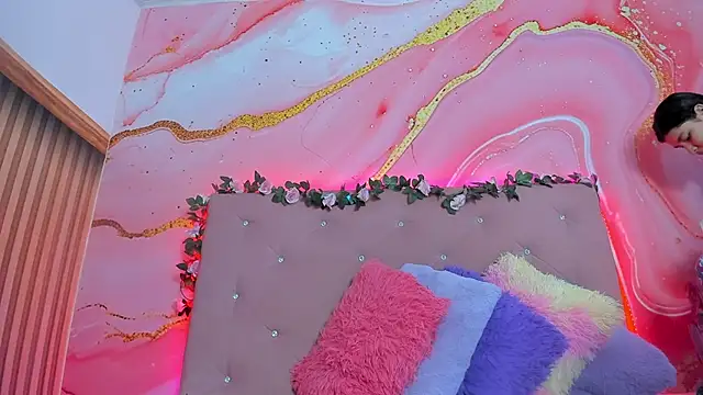 Taylor  cooper online show from February 28, 7:03 pm