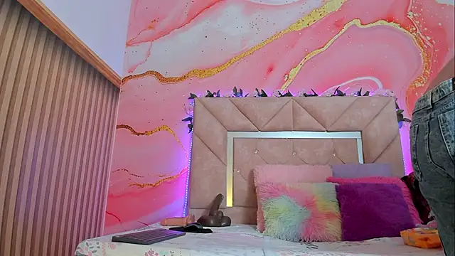 Taylor  cooper online show from September 8, 6:29 pm