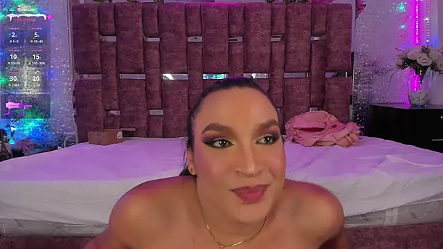 KylieVictoria online show from December 25, 9:02 am