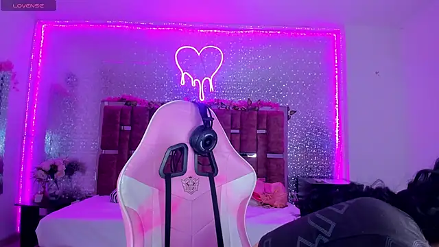 KylieVictoria online show from February 5, 3:13 am