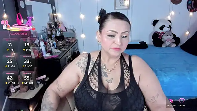 Ivonnee   online show from November 8, 3:39 am