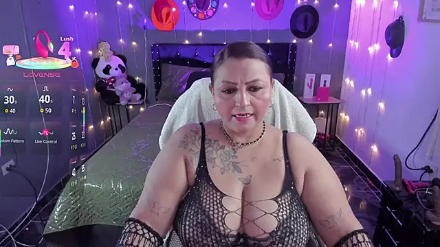 Ivonnee   online show from January 16, 3:10 am