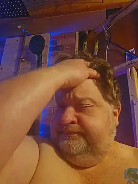 alienbunny online show from December 3, 4:31 am