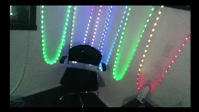 Snapshot of Cooperstone chatting on December 20, 4:20 am Cooperstone online show from December 20, 4:20 am