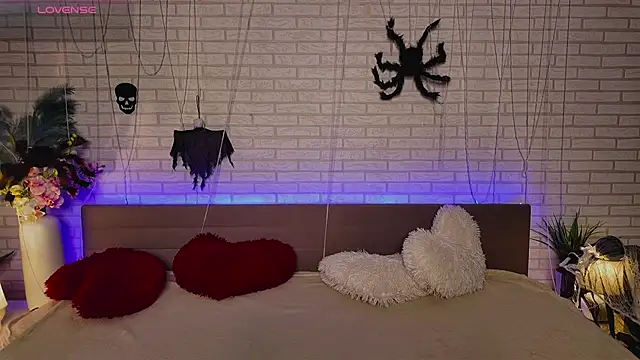 Snapshot of NovaBlissss chatting on November 9, 9:13 pm NovaBlissss online show from November 9, 9:13 pm