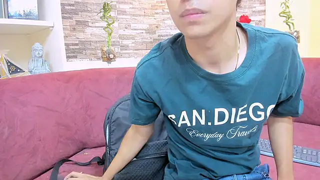 Snapshot of DamiBright chatting on February 22, 7:14 pm DamiBright online show from February 22, 7:14 pm