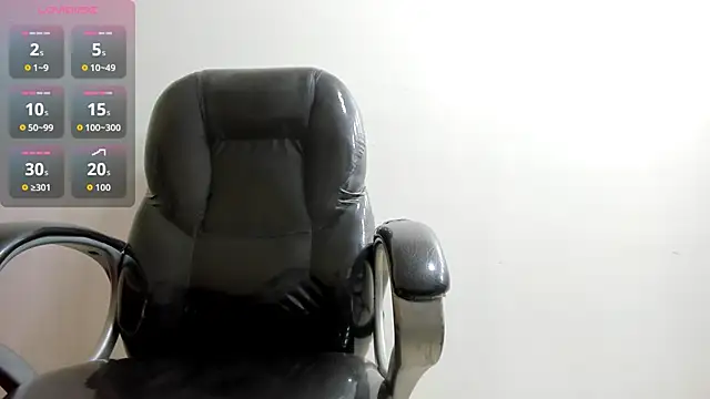 Snapshot of DamiBright chatting on September 10, 7:14 pm DamiBright online show from September 10, 7:14 pm