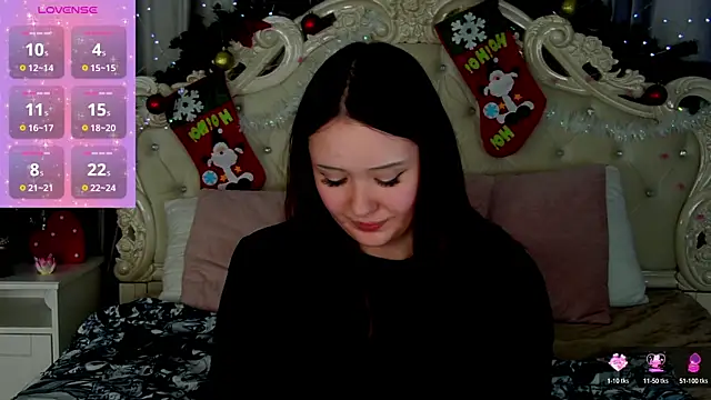 Snapshot of MiriaamWhite chatting on January 16, 6:48 pm MiriaamWhite online show from January 16, 6:48 pm