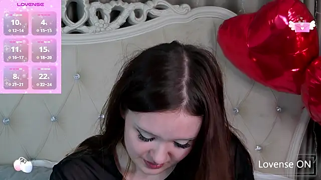 Snapshot of MiriaamWhite chatting on February 7, 2:26 pm MiriaamWhite online show from February 7, 2:26 pm