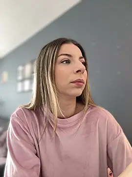 Mia Ethan online show from April 5, 7:05 am