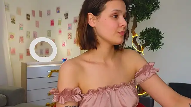 Snapshot of EthalGold chatting on March 15, 9:19 am EthalGold online show from March 15, 9:19 am