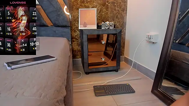 Snapshot of Alahia_Dangelo chatting on February 7, 11:45 am Alahia Dangelo online show from February 7, 11:45 am