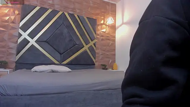 Snapshot of Alahia_Dangelo chatting on February 15, 11:28 am Alahia Dangelo online show from February 15, 11:28 am