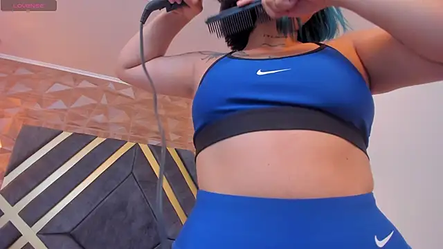 Snapshot of Alahia_Dangelo chatting on February 21, 11:44 am Alahia Dangelo online show from February 21, 11:44 am