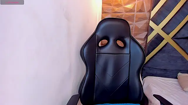 Snapshot of Alahia_Dangelo chatting on March 6, 11:36 am Alahia Dangelo online show from March 6, 11:36 am