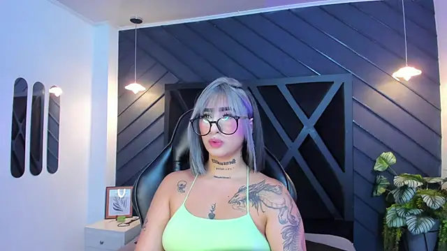 Snapshot of Alahia_Dangelo chatting on September 20, 11:33 am Alahia Dangelo online show from September 20, 11:33 am