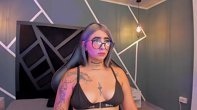 Snapshot of Alahia_Dangelo chatting on September 22, 11:34 am Alahia Dangelo online show from September 22, 11:34 am