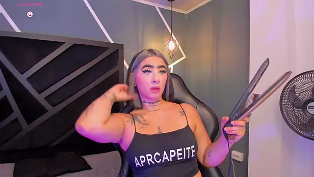 Snapshot of Alahia_Dangelo chatting on September 24, 11:35 am Alahia Dangelo online show from September 24, 11:35 am