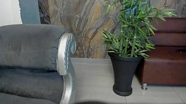 Snapshot of Alahia_Dangelo chatting on October 2, 7:21 pm Alahia Dangelo online show from October 2, 7:21 pm