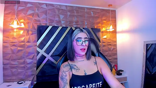 Snapshot of Alahia_Dangelo chatting on October 7, 11:40 am Alahia Dangelo online show from October 7, 11:40 am