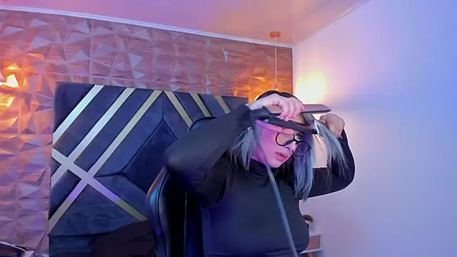 Snapshot of Alahia_Dangelo chatting on October 18, 11:55 am Alahia Dangelo online show from October 18, 11:55 am