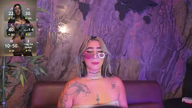 Snapshot of Alahia_Dangelo chatting on October 23, 5:23 pm Alahia Dangelo online show from October 23, 5:23 pm