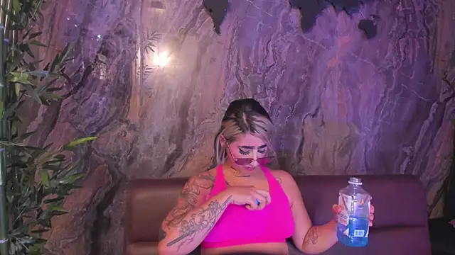 Alahia Dangelo online show from November 7, 5:35 pm