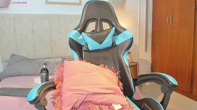  maria foxx  online show from April 21, 4:56 pm